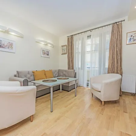 Zlota Gracja Z Prywatnym Parkingiem Daire *