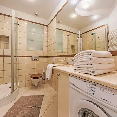 Daire Zlota Gracja Z Prywatnym Parkingiem