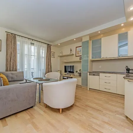 Zlota Gracja Z Prywatnym Parkingiem Daire Sopot