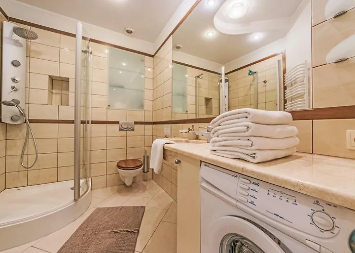 Apartment Zlota Gracja Z Prywatnym Parkingiem